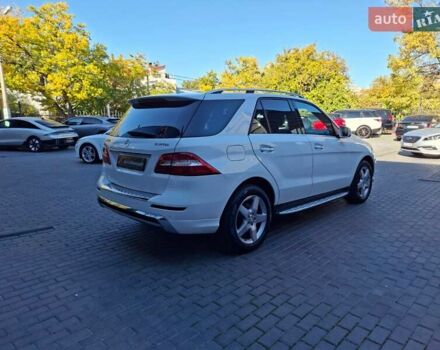 Мерседес М-Класс 2014 в Одессе на Automoto.ua Белый Мерседес М-Класс, объемом двигателя 2.99 л и пробегом 149 тыс. км за 26900 $, фото 3 на Automoto.ua