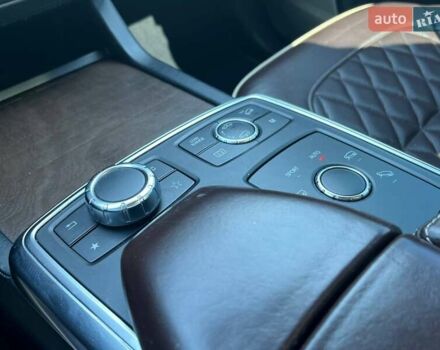 Білий Мерседес М-Клас, об'ємом двигуна 4.66 л та пробігом 270 тис. км за 16990 $, фото 31 на Automoto.ua