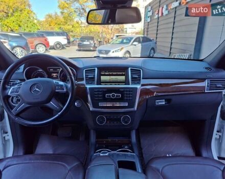 Мерседес М-Класс 2014 в Одессе на Automoto.ua Белый Мерседес М-Класс, объемом двигателя 2.99 л и пробегом 149 тыс. км за 26900 $, фото 14 на Automoto.ua