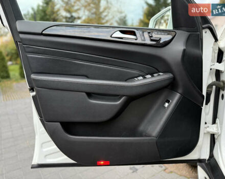 Мерседес М-Класс 2014 в Львове на Automoto.ua Белый Мерседес М-Класс, объемом двигателя 2.99 л и пробегом 279 тыс. км за 22800 $, фото 18 на Automoto.ua