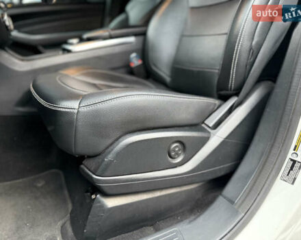 Мерседес М-Класс 2014 в Львове на Automoto.ua Белый Мерседес М-Класс, объемом двигателя 2.99 л и пробегом 279 тыс. км за 22800 $, фото 20 на Automoto.ua