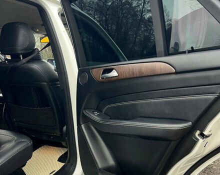 Білий Мерседес М-Клас, об'ємом двигуна 3.5 л та пробігом 148 тис. км за 18000 $, фото 12 на Automoto.ua