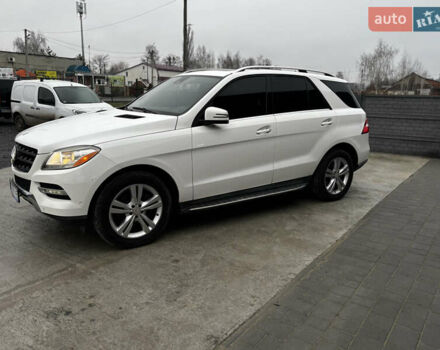 Белый Мерседес М-Класс, объемом двигателя 2.99 л и пробегом 260 тыс. км за 21900 $, фото 2 на Automoto.ua