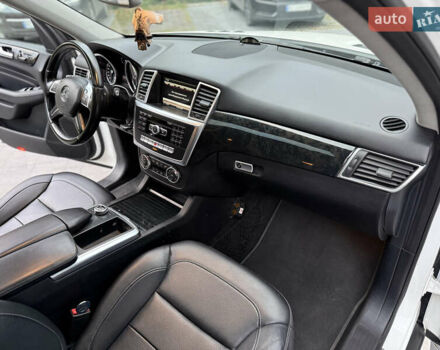 Мерседес М-Класс 2014 в Львове на Automoto.ua Белый Мерседес М-Класс, объемом двигателя 2.99 л и пробегом 279 тыс. км за 22800 $, фото 41 на Automoto.ua