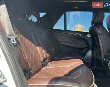 Білий Мерседес М-Клас, об'ємом двигуна 4.66 л та пробігом 270 тис. км за 16990 $, фото 10 на Automoto.ua