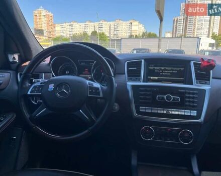 Белый Мерседес М-Класс, объемом двигателя 4.66 л и пробегом 270 тыс. км за 17990 $, фото 17 на Automoto.ua