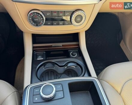 Білий Мерседес М-Клас, об'ємом двигуна 2.99 л та пробігом 137 тис. км за 28500 $, фото 17 на Automoto.ua