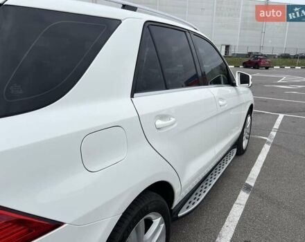 Белый Мерседес М-Класс, объемом двигателя 2.99 л и пробегом 253 тыс. км за 22800 $, фото 3 на Automoto.ua