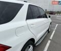 Белый Мерседес М-Класс, объемом двигателя 2.99 л и пробегом 253 тыс. км за 22800 $, фото 3 на Automoto.ua