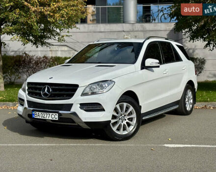 Мерседес М-Класс 2015 в Киеве на Automoto.ua Белый Мерседес М-Класс, объемом двигателя 3 л и пробегом 152 тыс. км за 27900 $, фото 9 на Automoto.ua