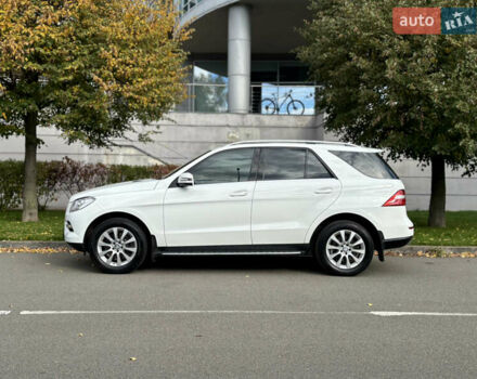 Мерседес М-Класс 2015 в Киеве на Automoto.ua Белый Мерседес М-Класс, объемом двигателя 3 л и пробегом 152 тыс. км за 27900 $, фото 4 на Automoto.ua