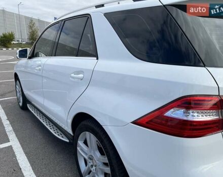 Белый Мерседес М-Класс, объемом двигателя 2.99 л и пробегом 253 тыс. км за 22800 $, фото 5 на Automoto.ua