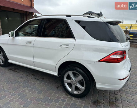 Білий Мерседес М-Клас, об'ємом двигуна 2.99 л та пробігом 130 тис. км за 28777 $, фото 2 на Automoto.ua