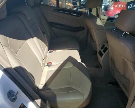 Белый Мерседес М-Класс, объемом двигателя 2.99 л и пробегом 161 тыс. км за 3000 $, фото 10 на Automoto.ua