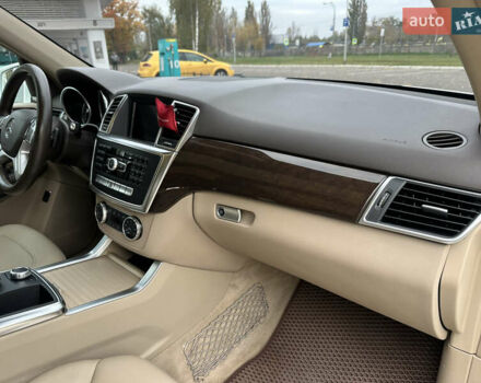 Білий Мерседес М-Клас, об'ємом двигуна 3.5 л та пробігом 196 тис. км за 20900 $, фото 11 на Automoto.ua