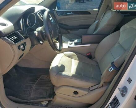 Белый Мерседес М-Класс, объемом двигателя 2.99 л и пробегом 161 тыс. км за 3000 $, фото 6 на Automoto.ua