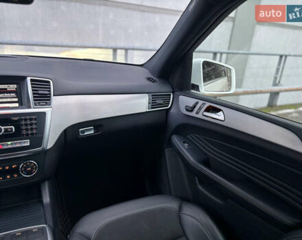 Мерседес М-Класс 2015 в Киеве на Automoto.ua Белый Мерседес М-Класс, объемом двигателя 3 л и пробегом 152 тыс. км за 27900 $, фото 21 на Automoto.ua