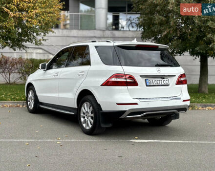 Мерседес М-Класс 2015 в Киеве на Automoto.ua Белый Мерседес М-Класс, объемом двигателя 3 л и пробегом 152 тыс. км за 27900 $, фото 3 на Automoto.ua