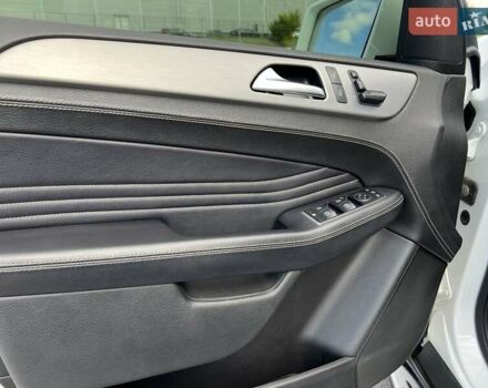 Белый Мерседес М-Класс, объемом двигателя 2.99 л и пробегом 253 тыс. км за 22800 $, фото 28 на Automoto.ua