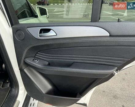 Белый Мерседес М-Класс, объемом двигателя 2.99 л и пробегом 253 тыс. км за 22800 $, фото 24 на Automoto.ua