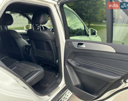 Мерседес М-Класс 2015 в Киеве на Automoto.ua Белый Мерседес М-Класс, объемом двигателя 3 л и пробегом 152 тыс. км за 27900 $, фото 15 на Automoto.ua