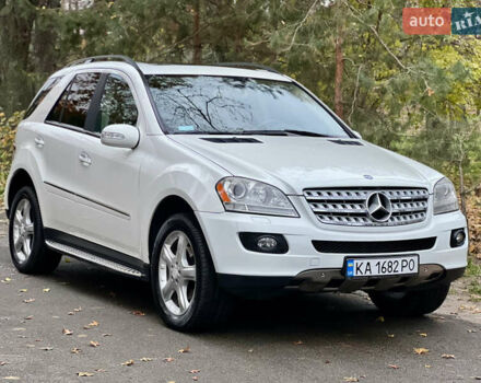 Белый Мерседес М-Класс, объемом двигателя 3.5 л и пробегом 154 тыс. км за 11800 $, фото 1 на Automoto.ua