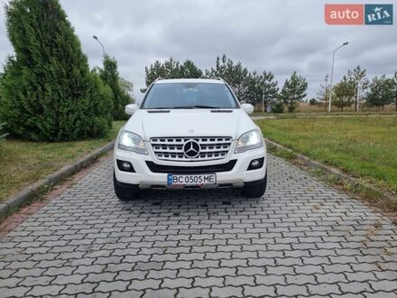 Білий Мерседес М-Клас, об'ємом двигуна 2.99 л та пробігом 230 тис. км за 15000 $, фото 1 на Automoto.ua