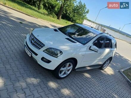 Мерседес М-Класс 2008 в Черновцах на Automoto.ua Белый Мерседес М-Класс, объемом двигателя 2.99 л и пробегом 244 тыс. км за 11000 $, фото 1 на Automoto.ua