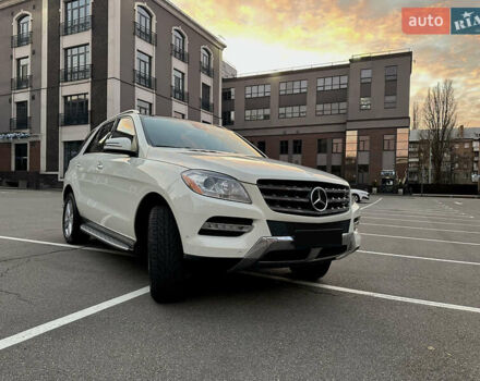 Белый Мерседес М-Класс, объемом двигателя 2.99 л и пробегом 257 тыс. км за 21750 $, фото 1 на Automoto.ua