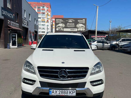 Белый Мерседес М-Класс, объемом двигателя 2.99 л и пробегом 165 тыс. км за 20999 $, фото 1 на Automoto.ua