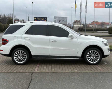 Белый Мерседес М-Класс, объемом двигателя 2.99 л и пробегом 215 тыс. км за 16300 $, фото 1 на Automoto.ua