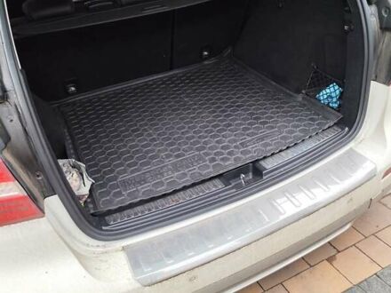 Белый Мерседес М-Класс, объемом двигателя 2.1 л и пробегом 240 тыс. км за 20000 $, фото 1 на Automoto.ua