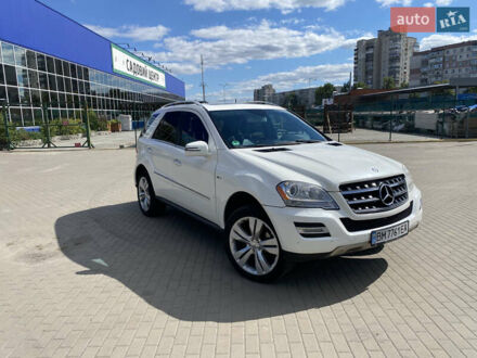 Мерседес М-Класс 2011 в Сумах на Automoto.ua Белый Мерседес М-Класс, объемом двигателя 3 л и пробегом 330 тыс. км за 18500 $, фото 1 на Automoto.ua