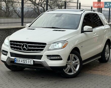 Белый Мерседес М-Класс, объемом двигателя 3.5 л и пробегом 196 тыс. км за 21500 $, фото 1 на Automoto.ua