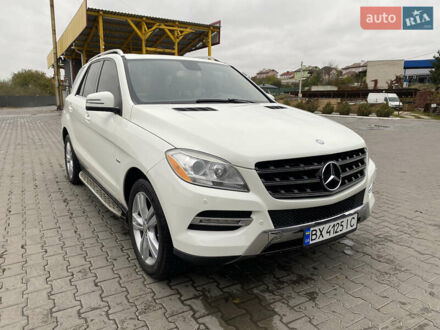 Мерседес М-Класс 2011 в Хмельницком на Automoto.ua Белый Мерседес М-Класс, объемом двигателя 3.5 л и пробегом 196 тыс. км за 18990 $, фото 1 на Automoto.ua