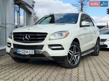 Білий Мерседес М-Клас, об'ємом двигуна 3.5 л та пробігом 220 тис. км за 20000 $, фото 1 на Automoto.ua