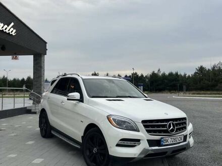 Мерседес М-Клас 2012 у Рокитне на Automoto.ua Білий Мерседес М-Клас, об'ємом двигуна 2.99 л та пробігом 220 тис. км за 19500 $, фото 1 на Automoto.ua