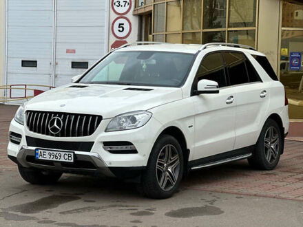 Мерседес М-Класс 2012 в Киеве на Automoto.ua Белый Мерседес М-Класс, объемом двигателя 2.99 л и пробегом 280 тыс. км за 18500 $, фото 1 на Automoto.ua