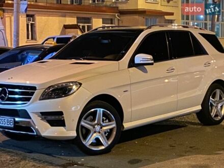 Белый Мерседес М-Класс, объемом двигателя 3.5 л и пробегом 243 тыс. км за 28000 $, фото 1 на Automoto.ua