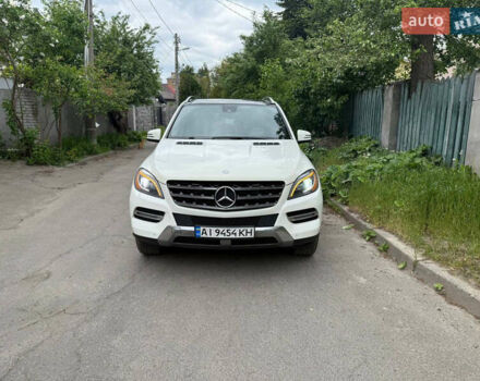 Білий Мерседес М-Клас, об'ємом двигуна 2.99 л та пробігом 287 тис. км за 19200 $, фото 1 на Automoto.ua