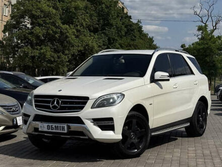 Белый Мерседес М-Класс, объемом двигателя 2.2 л и пробегом 240 тыс. км за 18500 $, фото 1 на Automoto.ua