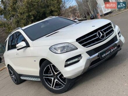 Мерседес М-Класс 2012 в Николаеве на Automoto.ua Белый Мерседес М-Класс, объемом двигателя 2.99 л и пробегом 189 тыс. км за 22700 $, фото 1 на Automoto.ua