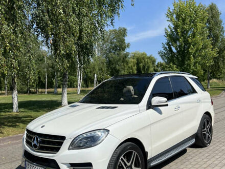 Мерседес М-Класс 2012 в Ровно на Automoto.ua Белый Мерседес М-Класс, объемом двигателя 3 л и пробегом 139 тыс. км за 23999 $, фото 1 на Automoto.ua