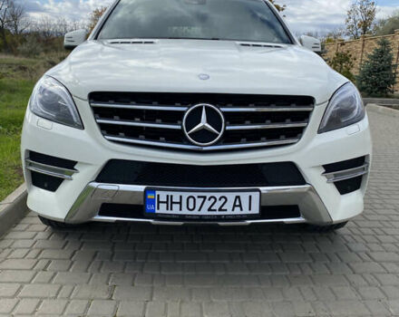 Мерседес М-Класс 2013 в Одессе на Automoto.ua Белый Мерседес М-Класс, объемом двигателя 2.99 л и пробегом 289 тыс. км за 25000 $, фото 1 на Automoto.ua