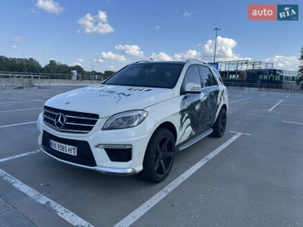 Мерседес М-Класс 2013 в Киеве на Automoto.ua Белый Мерседес М-Класс, объемом двигателя 3.5 л и пробегом 185 тыс. км за 20900 $, фото 1 на Automoto.ua