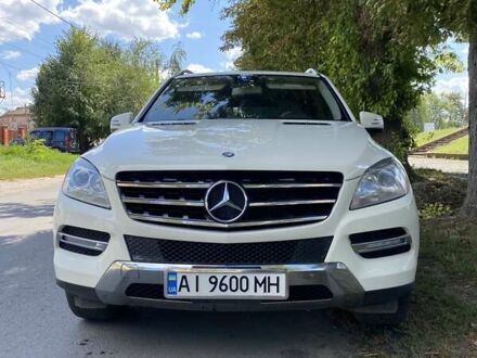 Мерседес М-Класс 2013 в Пирятине на Automoto.ua Белый Мерседес М-Класс, объемом двигателя 3.5 л и пробегом 191 тыс. км за 16500 $, фото 1 на Automoto.ua
