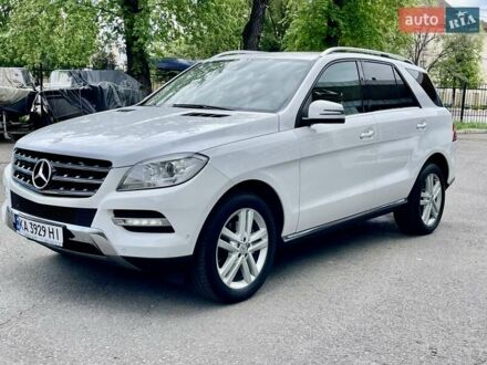 Мерседес М-Класс 2013 в Киеве на Automoto.ua Белый Мерседес М-Класс, объемом двигателя 2.14 л и пробегом 267 тыс. км за 19900 $, фото 1 на Automoto.ua