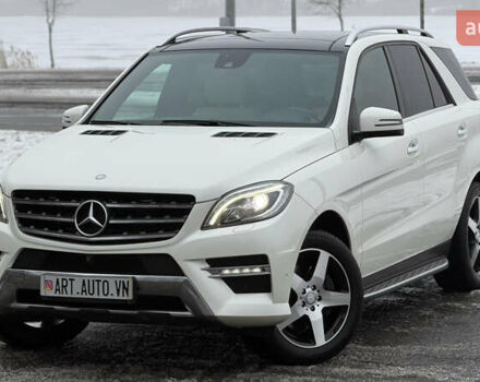 Белый Мерседес М-Класс, объемом двигателя 3 л и пробегом 143 тыс. км за 29800 $, фото 1 на Automoto.ua