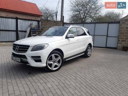 Мерседес М-Класс 2013 в Луцке на Automoto.ua Белый Мерседес М-Класс, объемом двигателя 2.99 л и пробегом 225 тыс. км за 22500 $, фото 1 на Automoto.ua