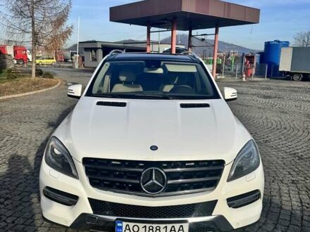 Белый Мерседес М-Класс, объемом двигателя 2.14 л и пробегом 330 тыс. км за 21500 $, фото 1 на Automoto.ua